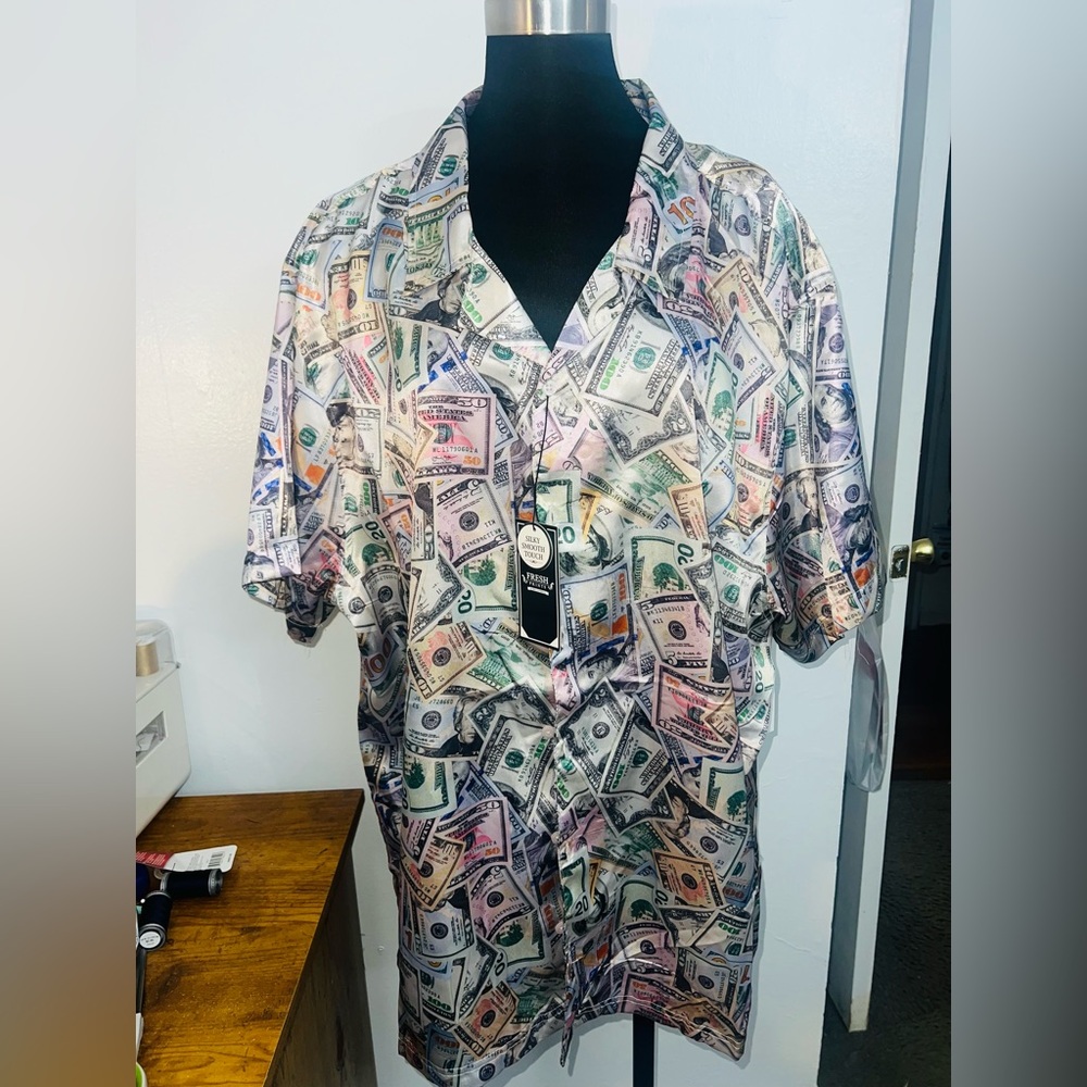 Money print button up